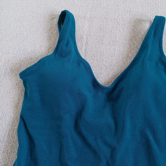 old navy ♡ one piece swim suit - Picture 5 of 10